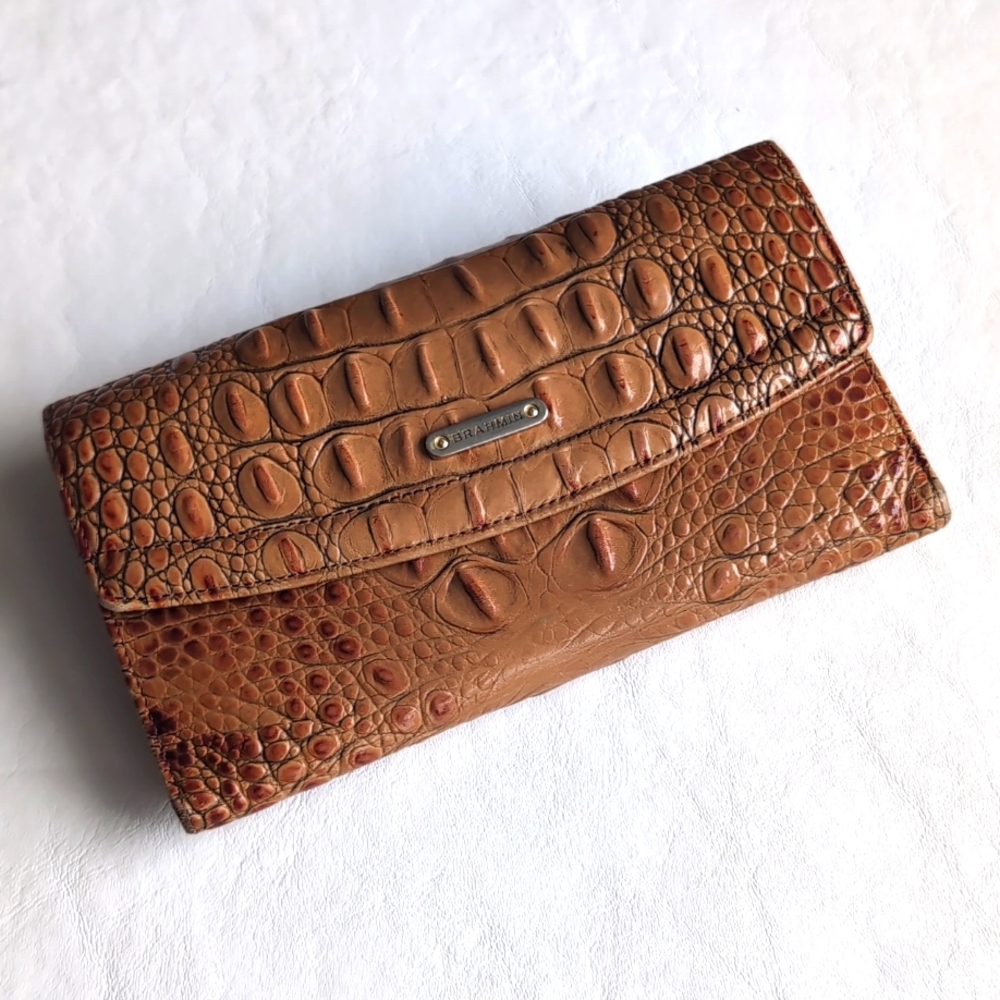 BRAHMIN Melbourne Croc Embossed Leather Wallet In Light Brown Colorway